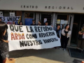 Conflicto en el CeRPSW: directora Costabel radicó denuncia penal por quema de banderas y pancartas en la madrugada del 8/9
