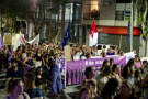 En Colonia del Sacramento, como en otras localidades del Dpto. las mujeres conmemoraron el 8M con proclamas y pancartas. 